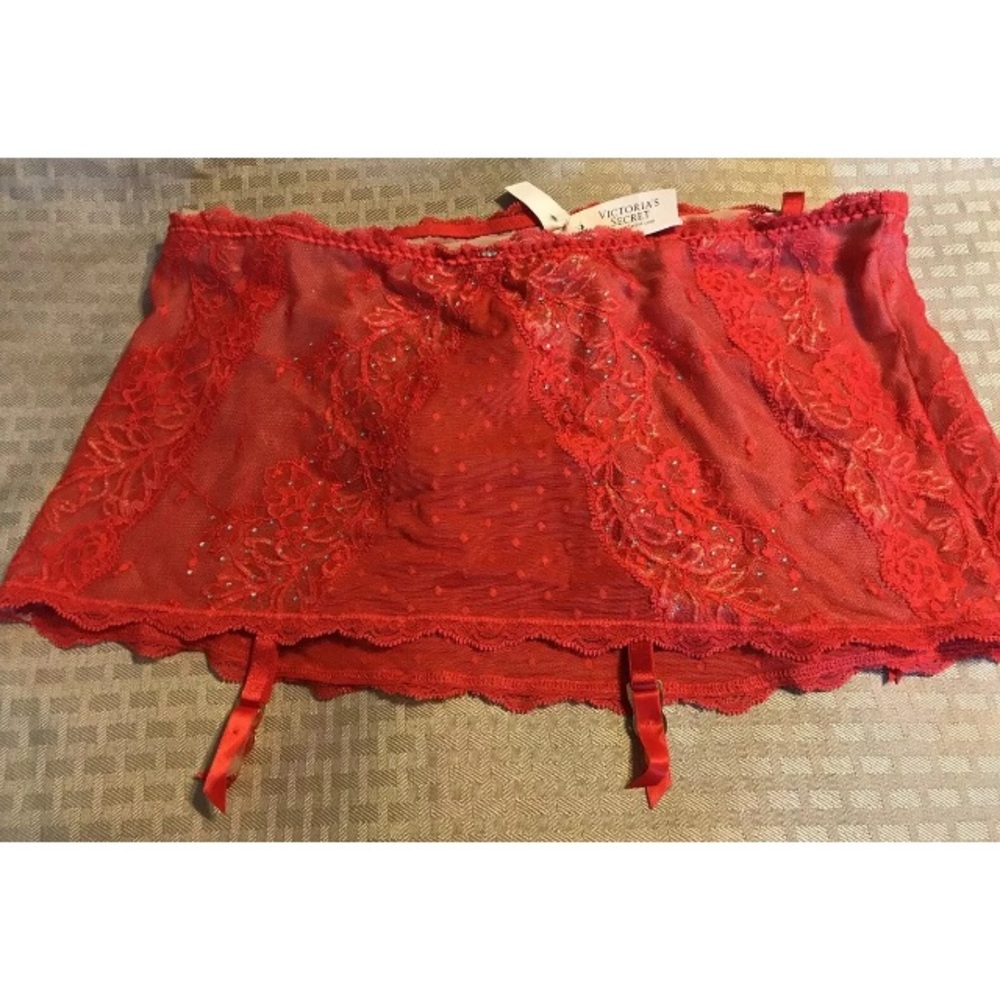 NWT Victoria's Secret Garter skirt thong panty: L